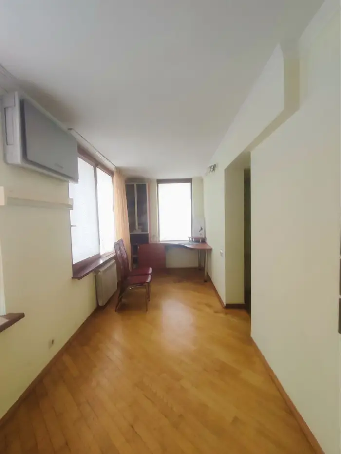 image in gallery 1