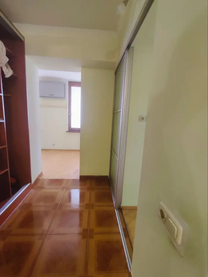 image in gallery 4