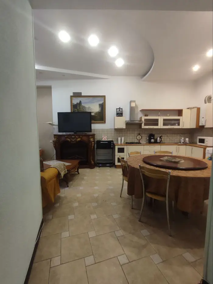 image in gallery 2