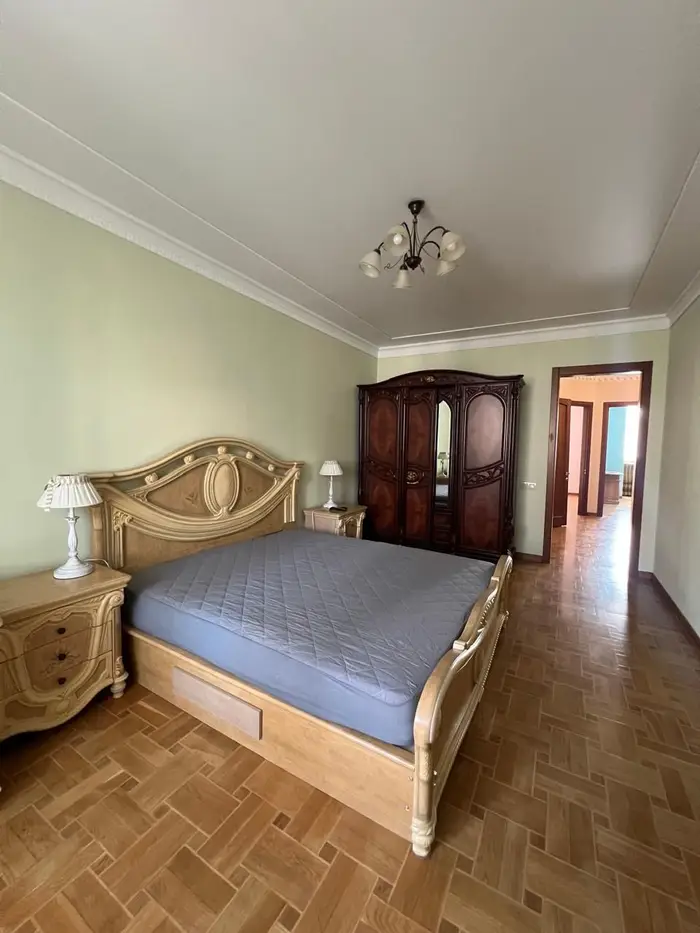 image in gallery 3