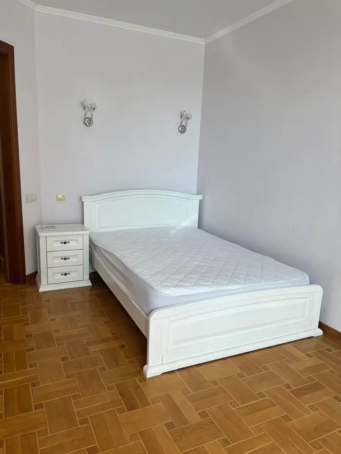 image in gallery 7