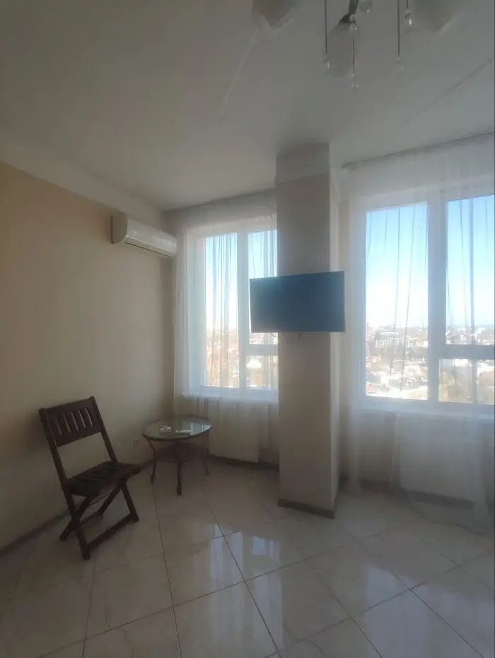 image in gallery 7