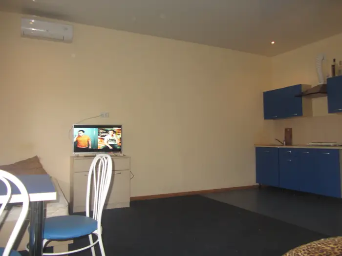 image in gallery 2