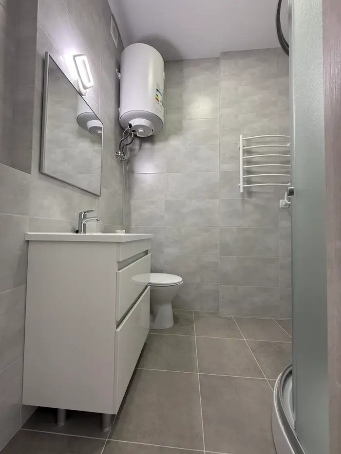 image in gallery 2