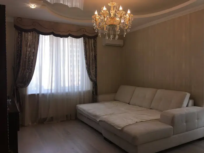 image in gallery 1